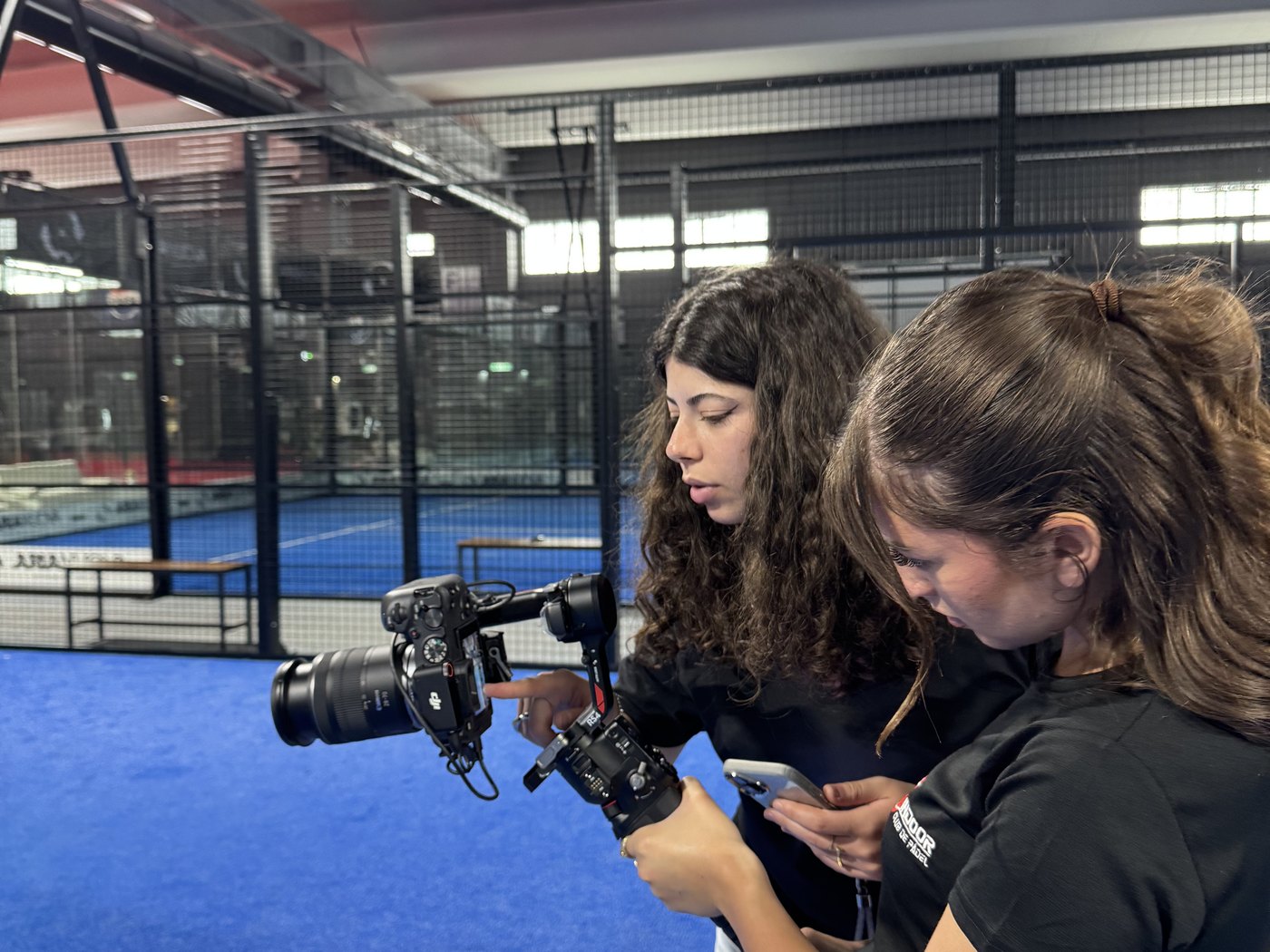Riprese di una partita in un centro padel